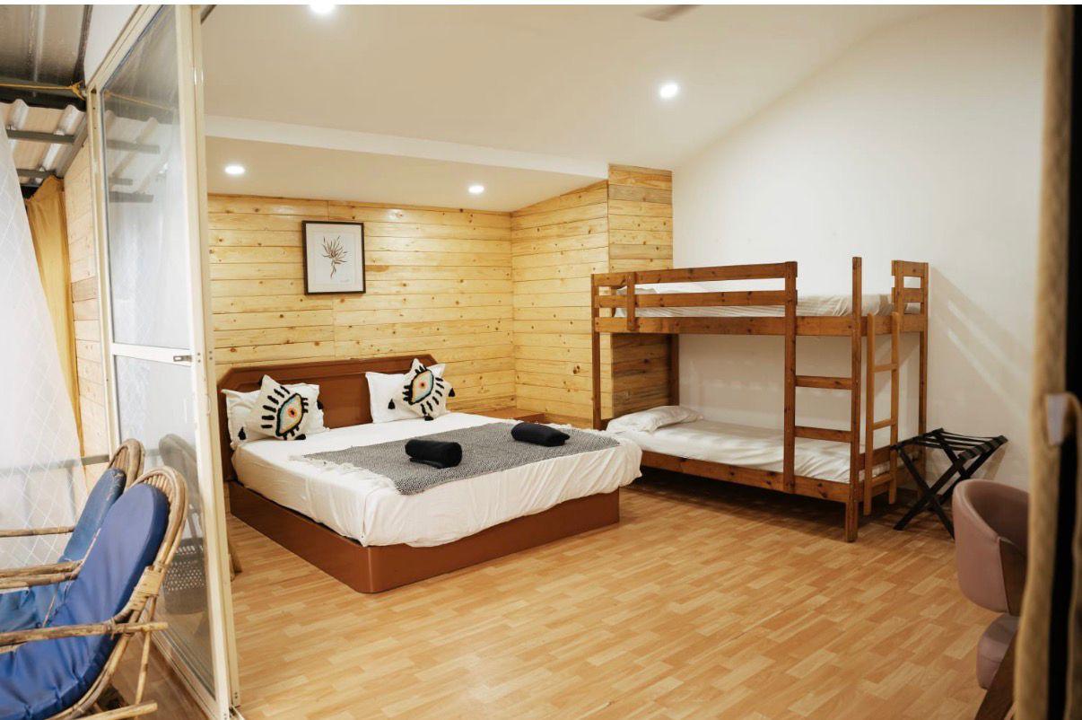 Double deluxe family room